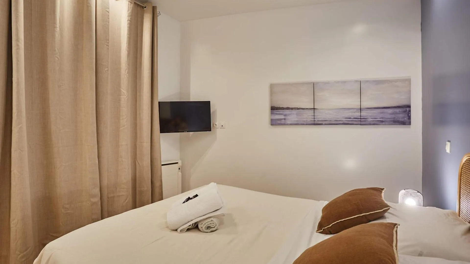 New Apartment 2 Bedrooms Center Of Paris By Studio Prestige