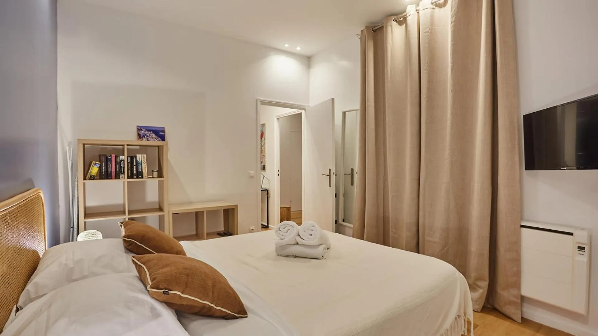 New Apartment 2 Bedrooms Center Of Paris By Studio Prestige