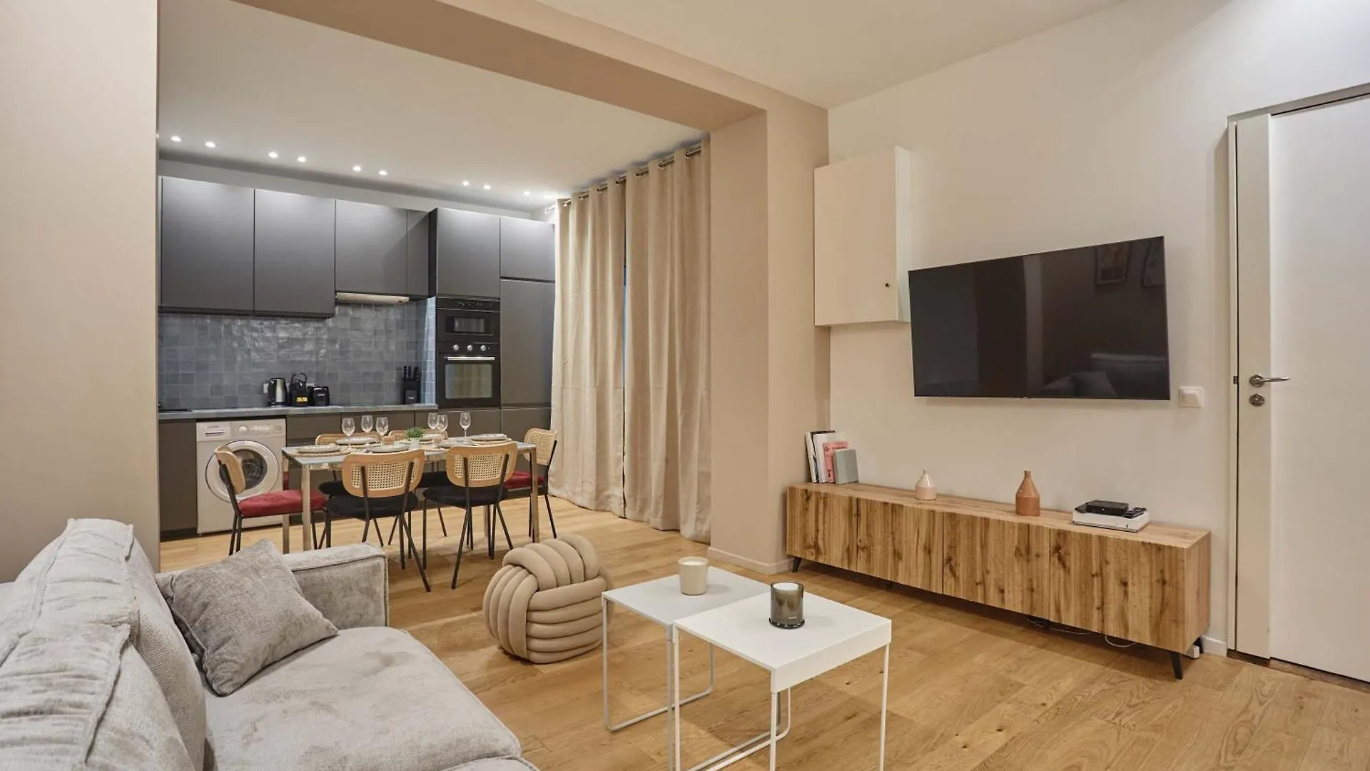 New Apartment 2 Bedrooms Center Of Paris By Studio Prestige France
