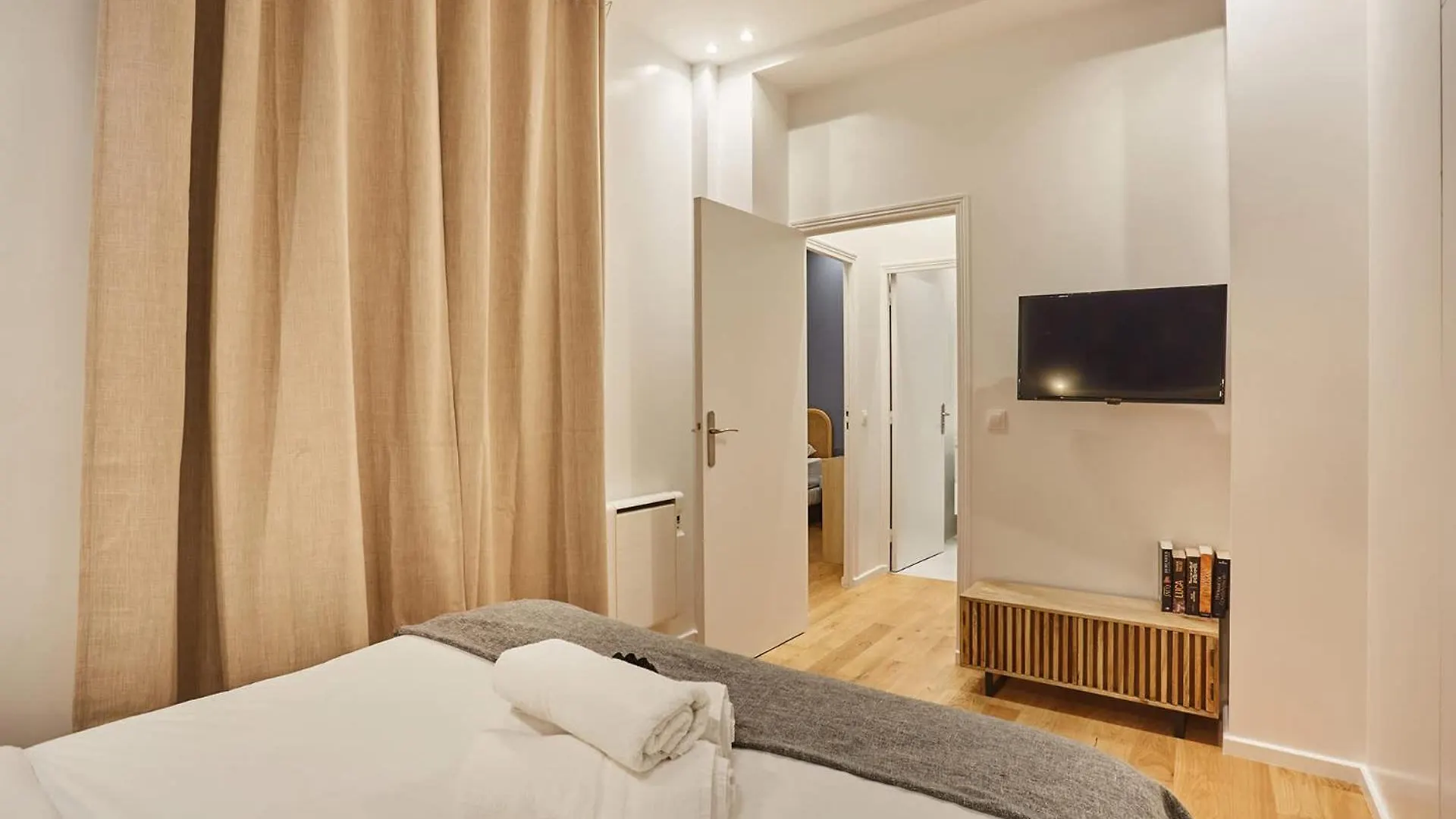 New Apartment 2 Bedrooms Center Of Paris By Studio Prestige